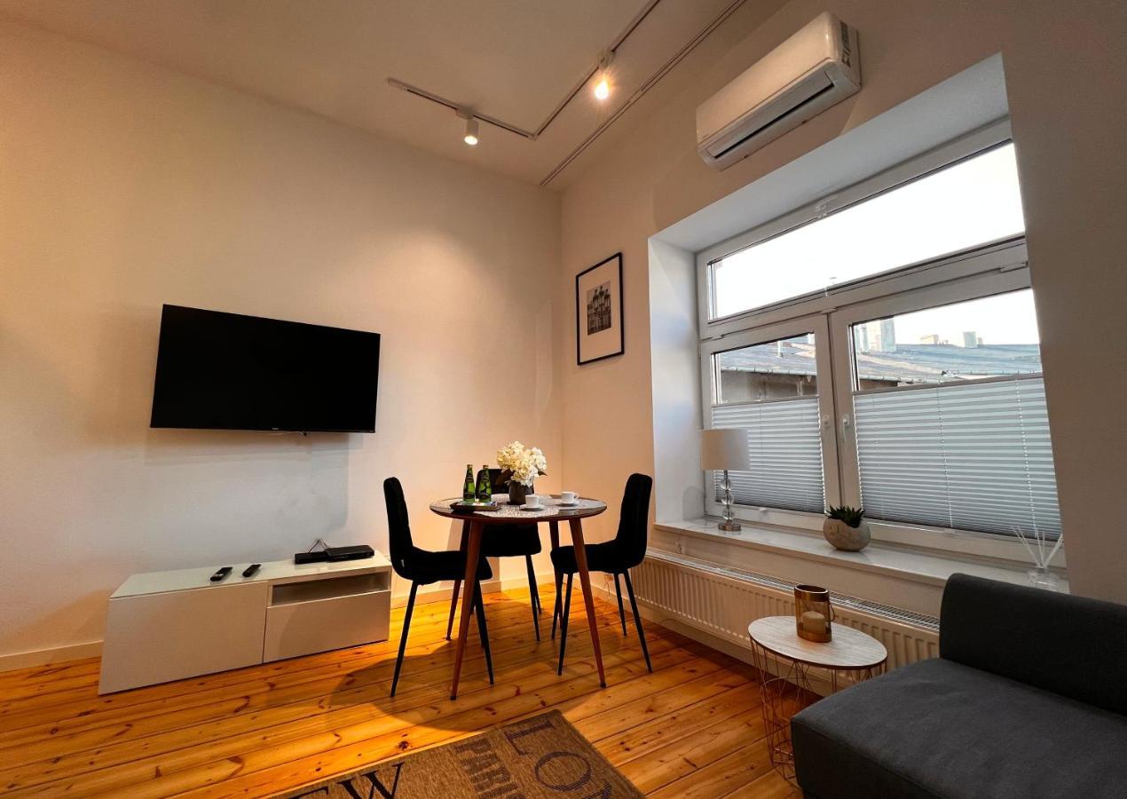Calm Przy Rynku Z Klimatyzacja I Parkingiem Apartament